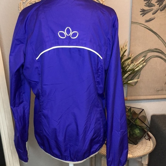 REI Lightweight Vented Windbreaker M - Picture 9 of 11